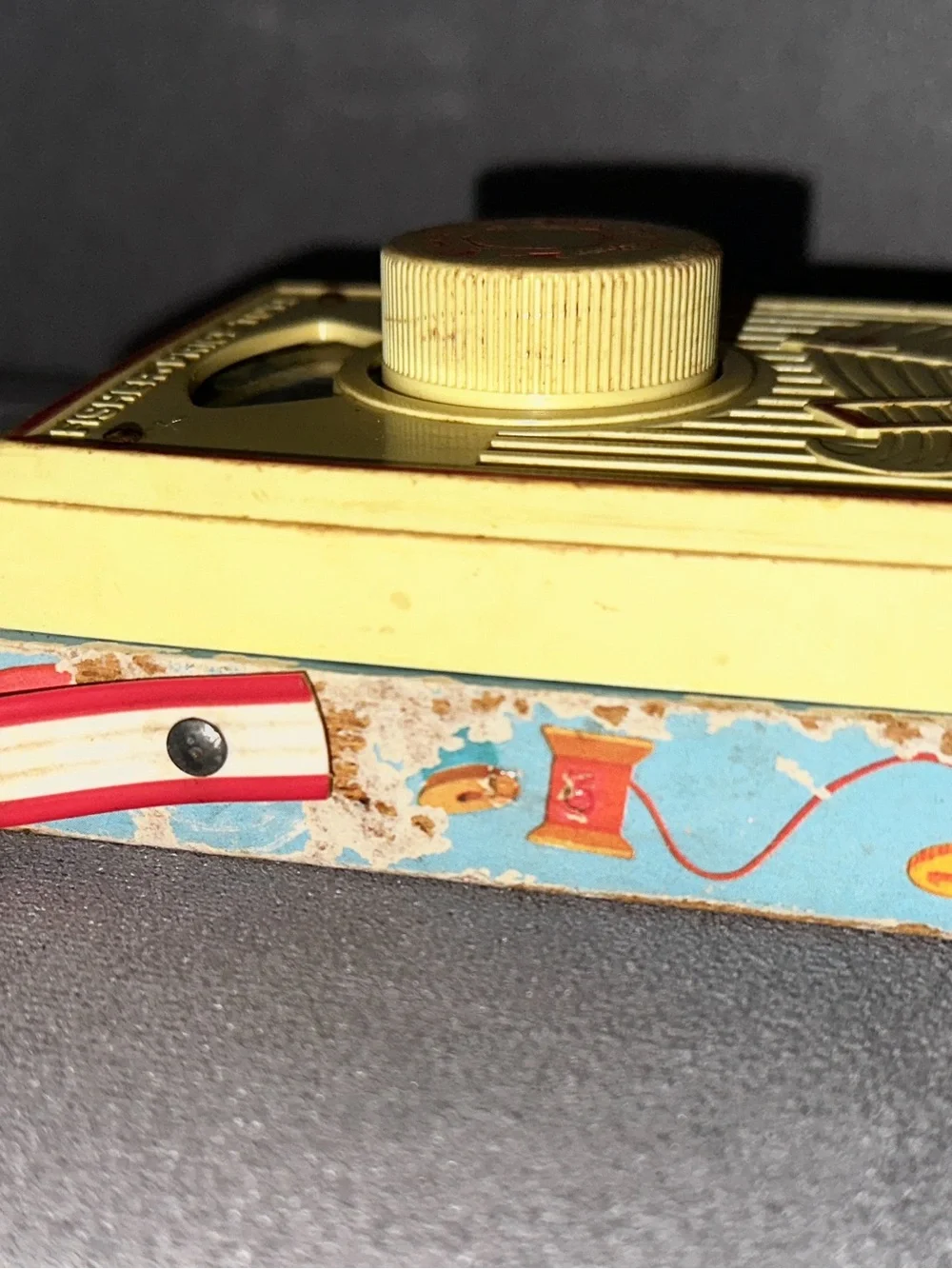 Vintage 1960s Fisher-Price TV Radio Music Box Pop Goes The Weasel - Works!